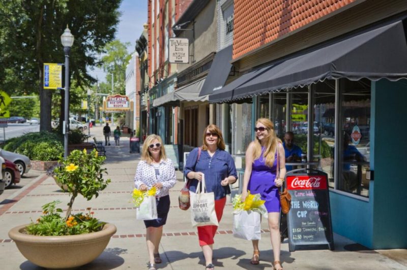 “Era of localism” needed to save small, independent retailers