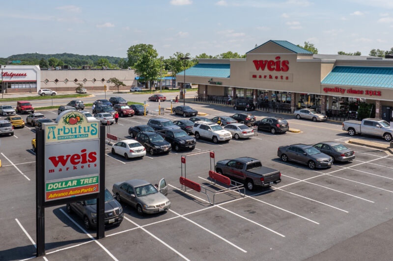 Retail never dies: Strong sector attracts investors, challenges tenants