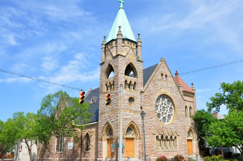 Brokers tackle growing niche of church sales